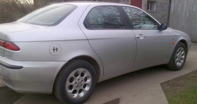 20100329672