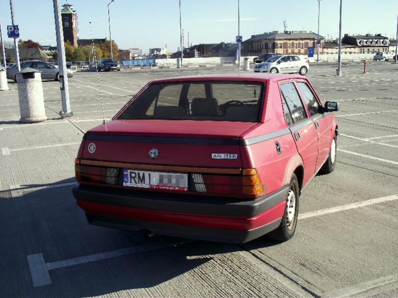 Alfa Romeo 75
